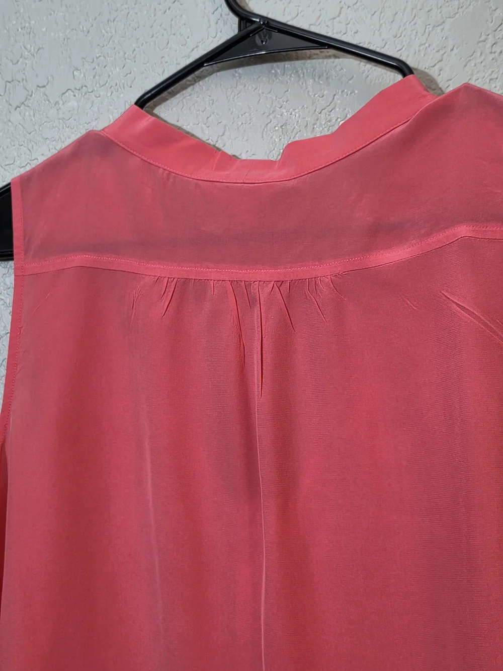 Lilly Pulitzer Silk Tie-Neck Sleeveless Blouse in Coral Pink Womens Medium - Picture 7 of 7